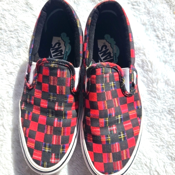 Red black and white checkered Vans Slip ons / runners / sneakers / shoes
